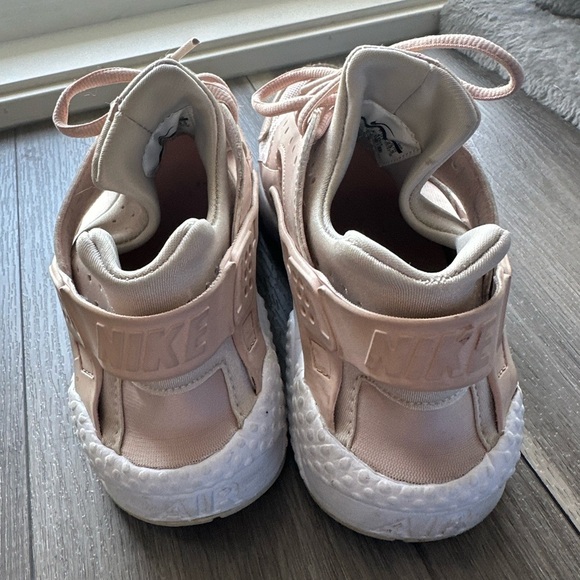 Nike huarache Pink and White Athletic Sneakers size 8.5 - Picture 8 of 11
